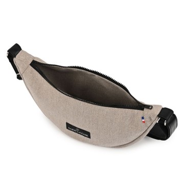 Intérieur sac demi lune tendance couleur beige, pratique et spacieux